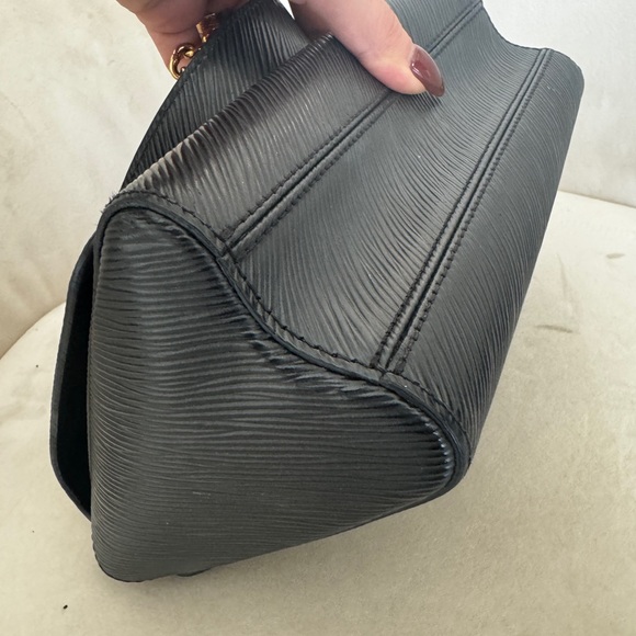 Louis Vuitton TWIST LEATHER CROSSBODY BAG - Picture 10 of 14